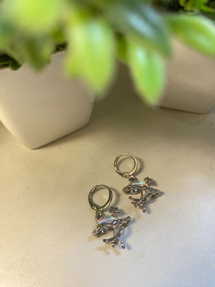 Melting moon earring