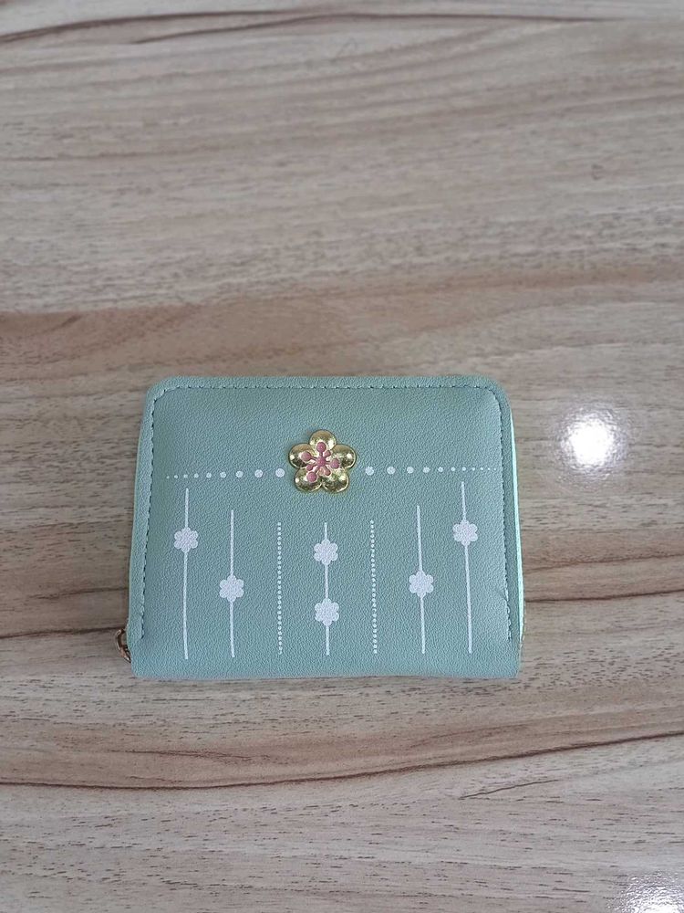A Pretty Wallet ( Clutche) For Women