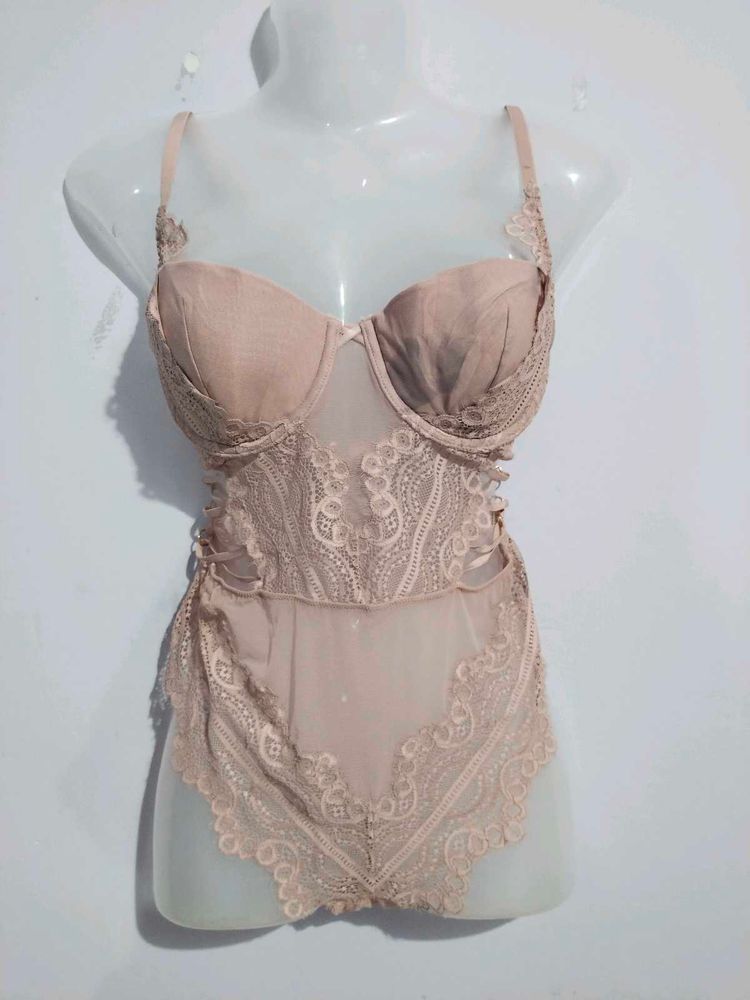 DAMN SEXY LACE BODYSUIT