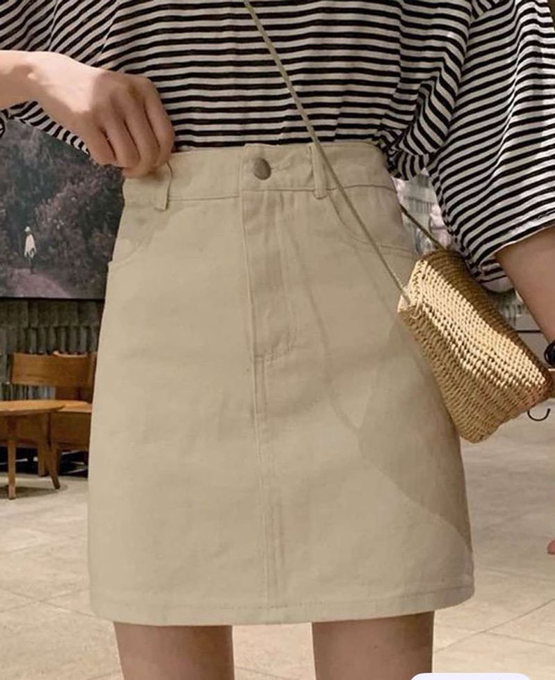Beige Mini Skirt With Elastic Support