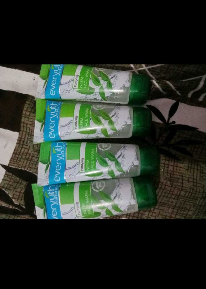 (4)Everyuth Neem Face Wash
