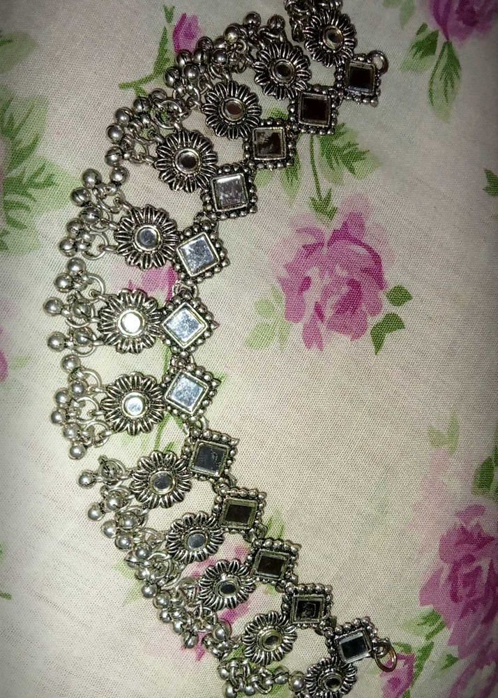 Neckpiece