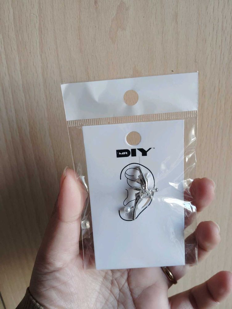 Silver Ear Cuff with Pearl✨✨