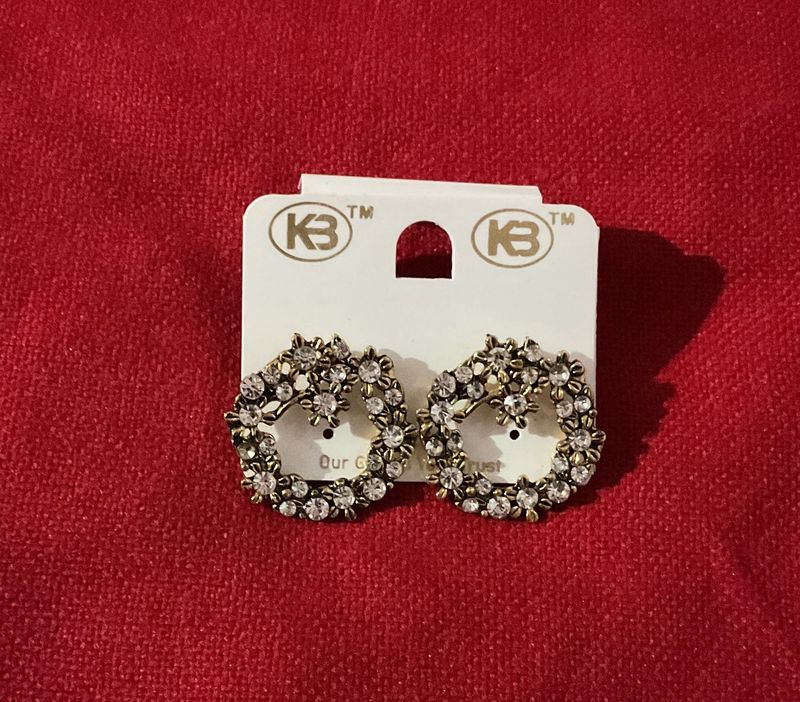 Sparkling Floral Wreath Earrings