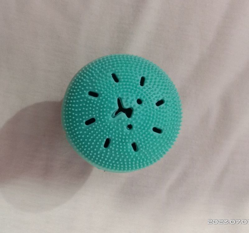 Exfoliating, Cleansing Facial Brush