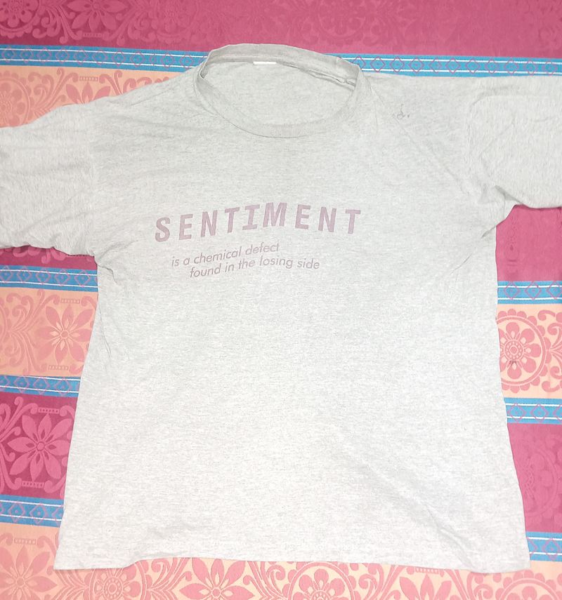 Grey T-shirt 👀