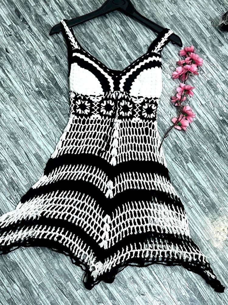 FOREVER 21, Crochet Black &amp; White Dress