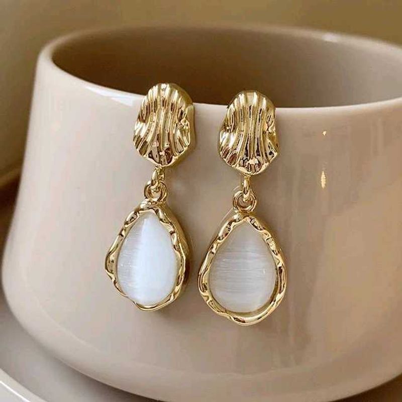Elegant Earrings With New Tag🤍