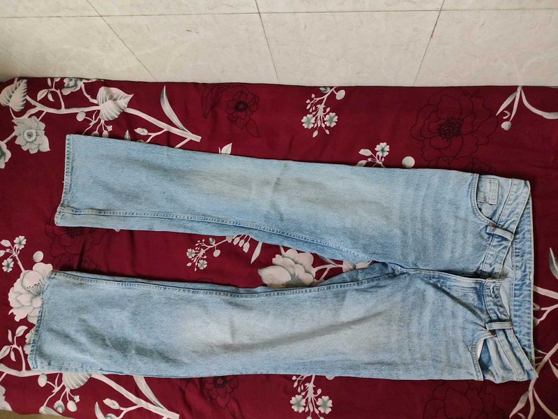 Light Wash Straight Fit Denim Jeans