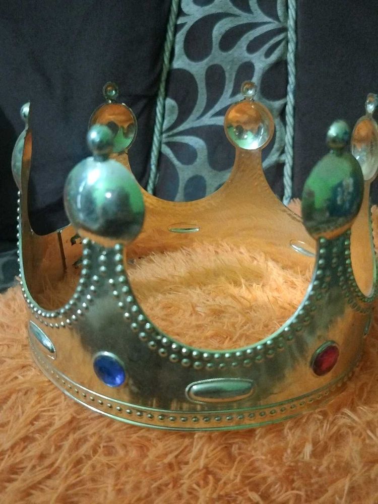 B&#39;DAY Crown 👑