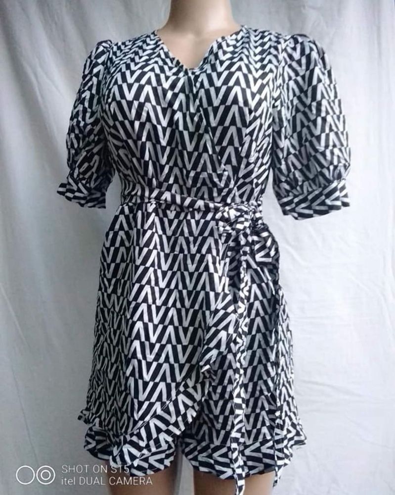 Chic Monochrome Printed Jumpsuit