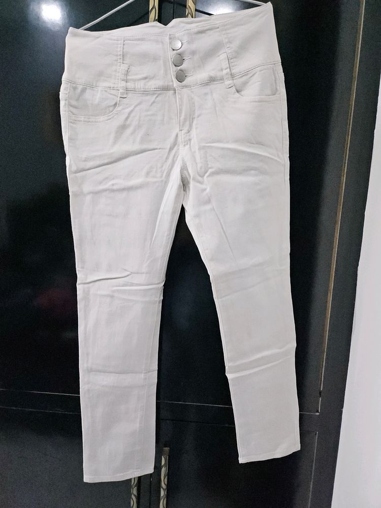 White Good Fit Stretchable Jeans