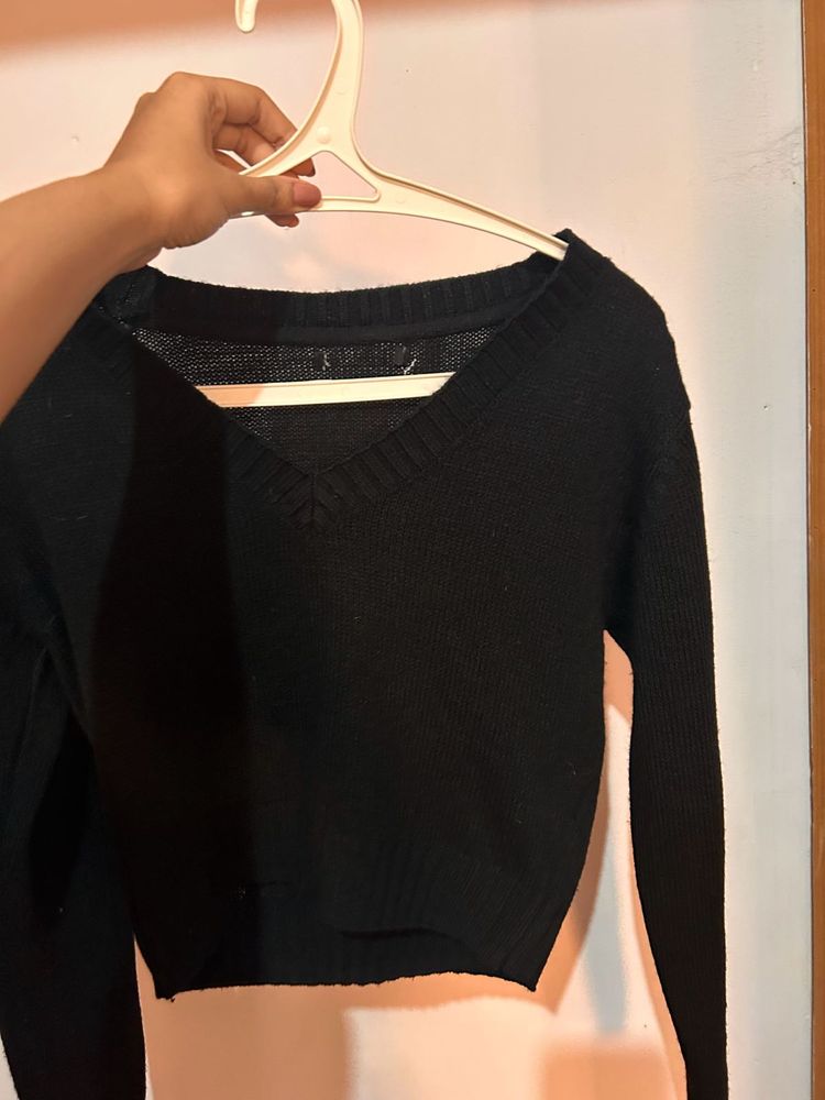 zudio Black V-Neck Crop Sweater