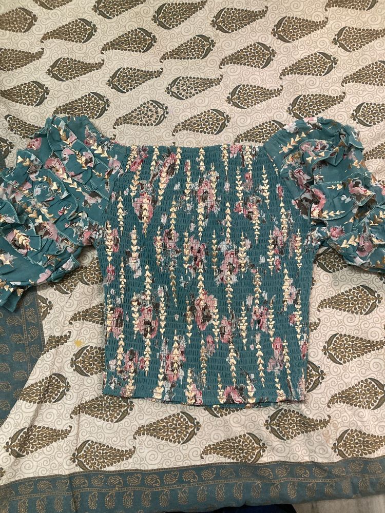 Floral Off-Shoulder Crop Top