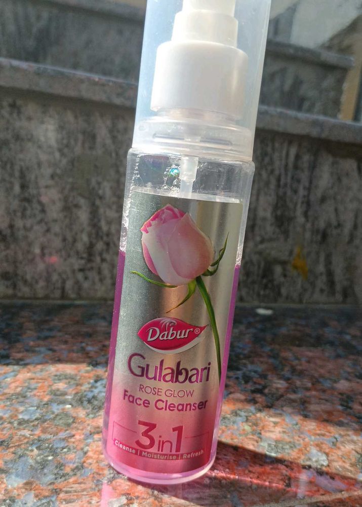 Dabur Gulabari Face Cleanser