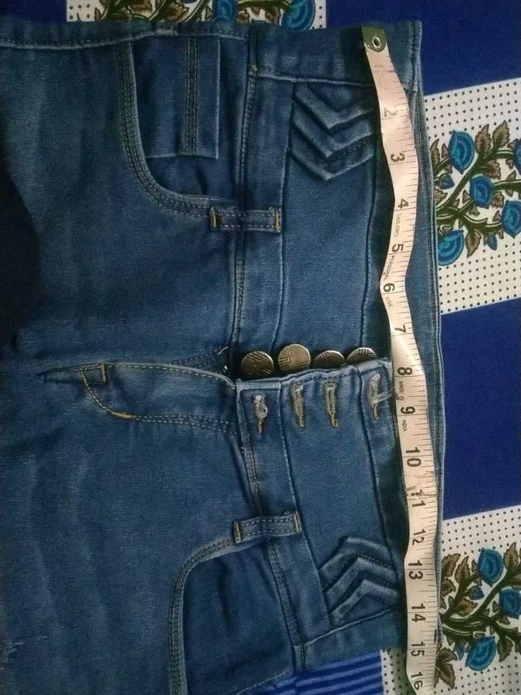 High Waisted Skinny Jeans With 4 Buttons