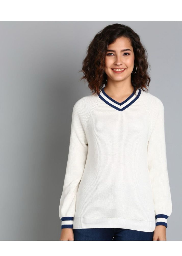 Stylish White V-Neck Sweater