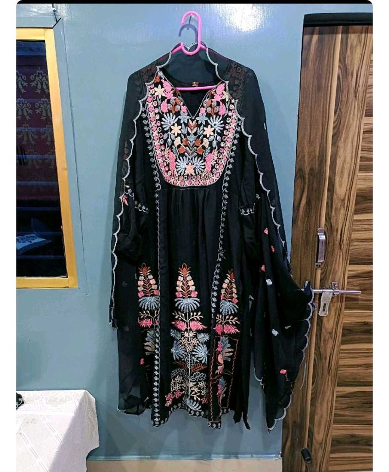 Elegant Embroidered Kurta