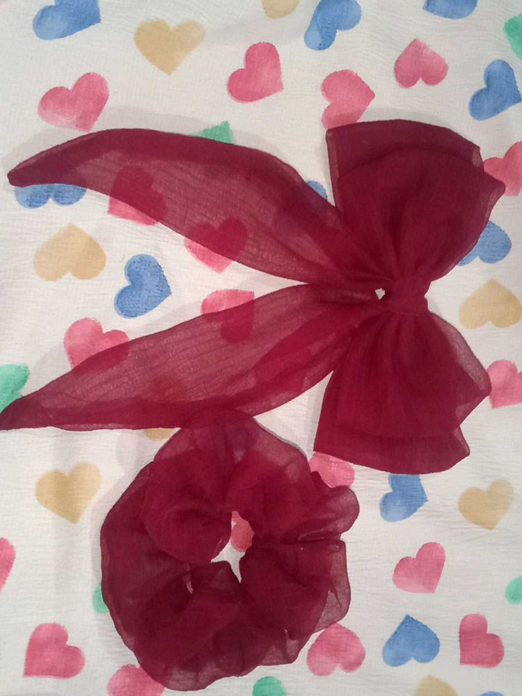 Hair Bow And Scrunchies