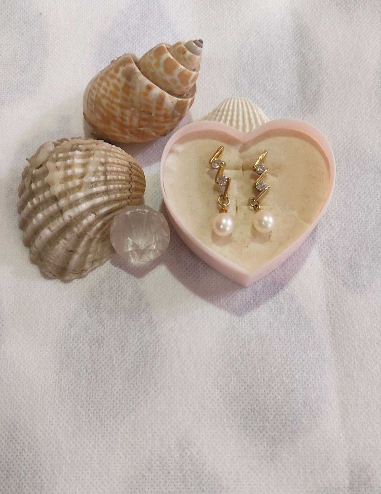 Classic Zig Zag Pearl Hanging Earring 🦪