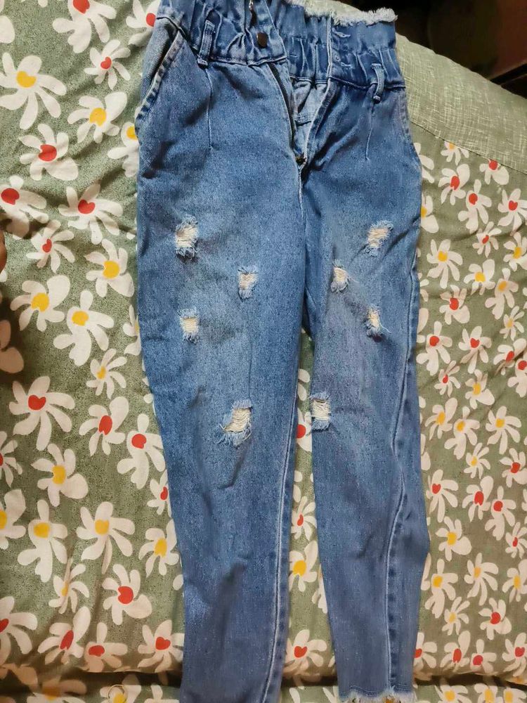 Ripped Relaxed Boyfriend Jeans