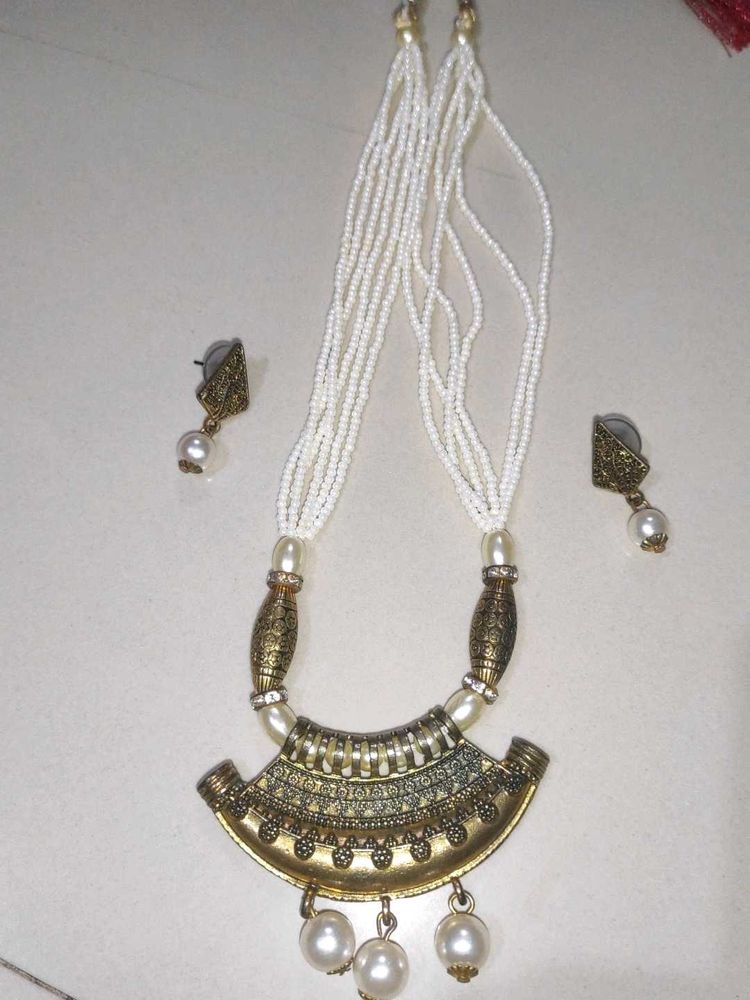 Necklace &amp; Earring Set