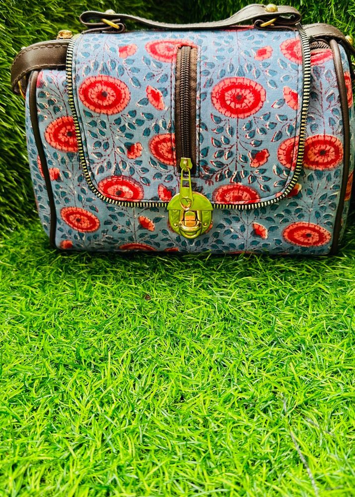 Floral Print Barrel Bag