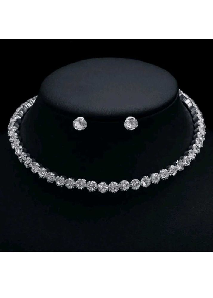 Sparkling Necklace Set