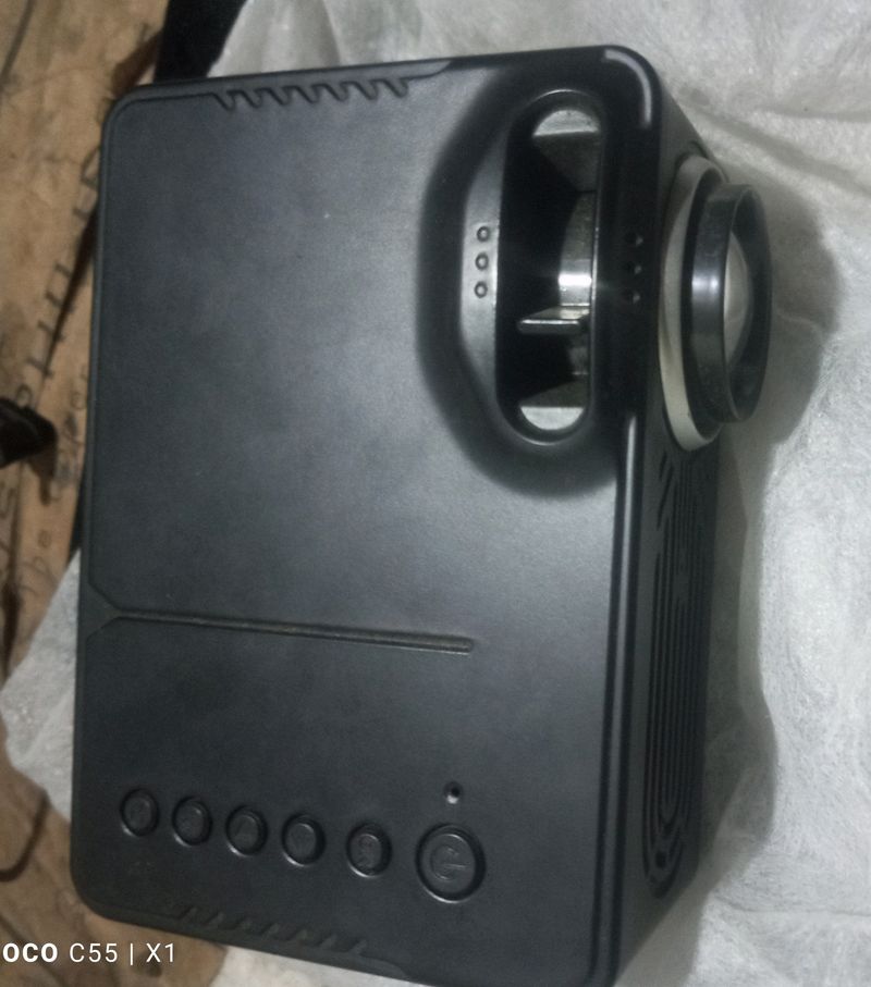 Mini Projecter And Remote Charger