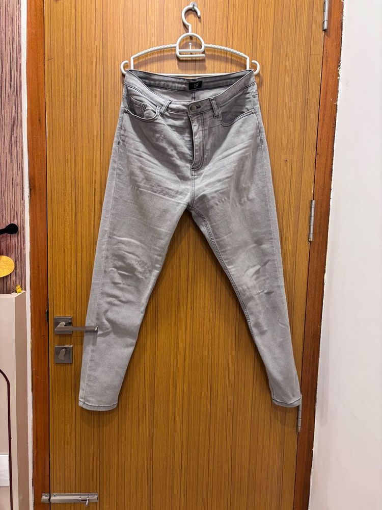 “Rio” Grey Jeans (Almost 🆕)