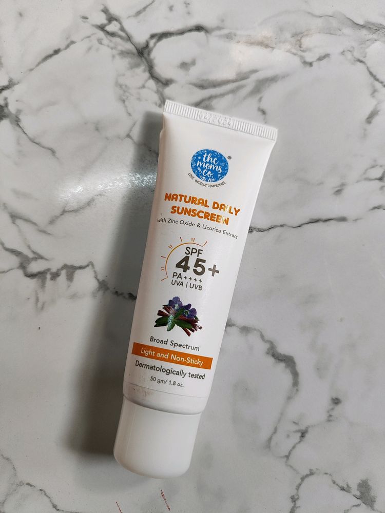Offer !!Sunscreen The Moms Co.