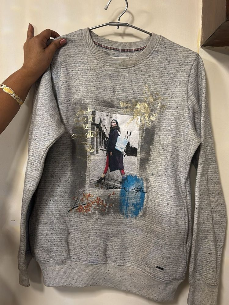 Grey Graphic Print Sweatshirt