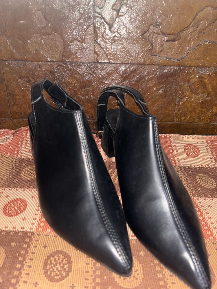 Chic Black Hees