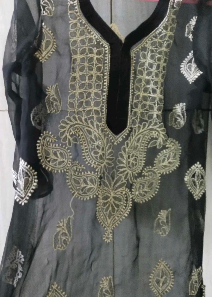 Elegant Black Embroidered Kurta