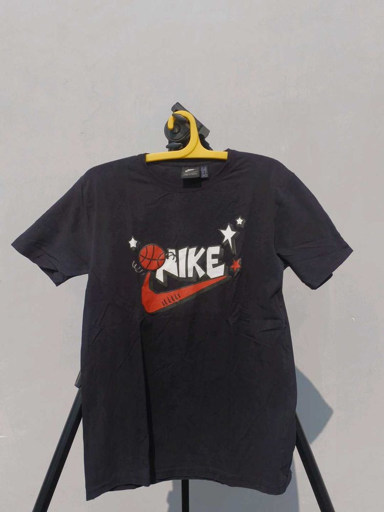 Nike Graphic T-Shirt