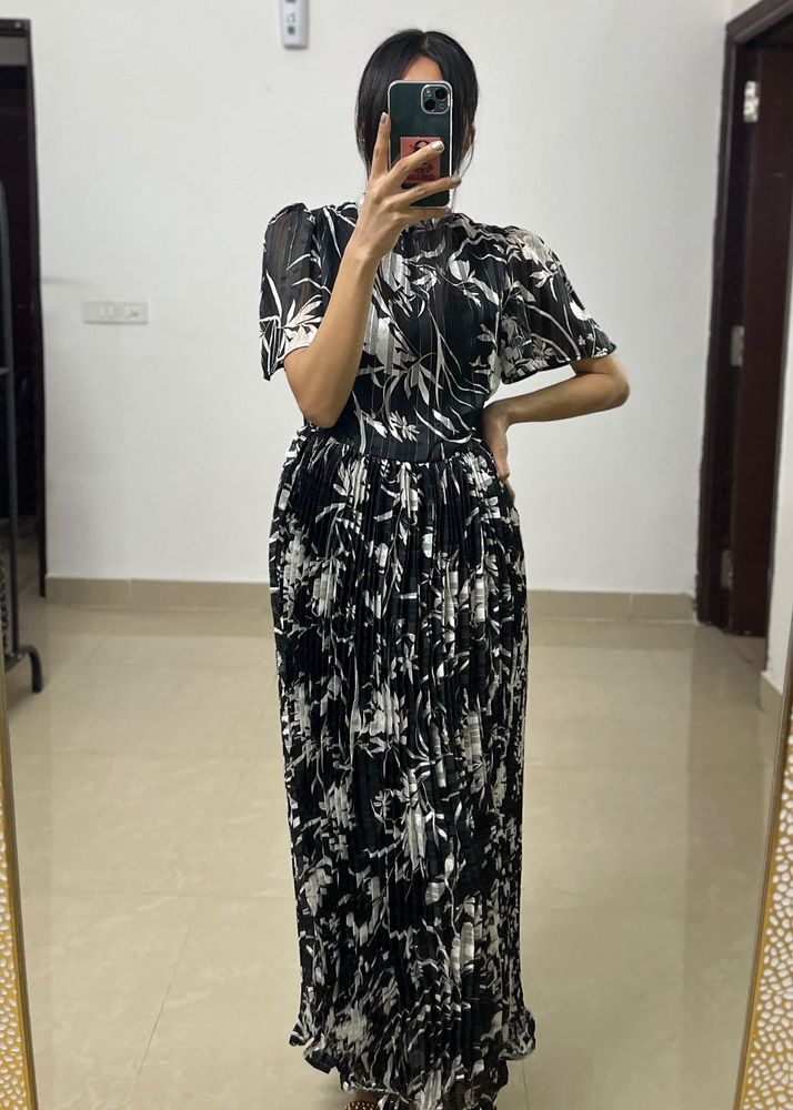 Dorothy Perkins Floral Black&amp;White Pleated MAXI
