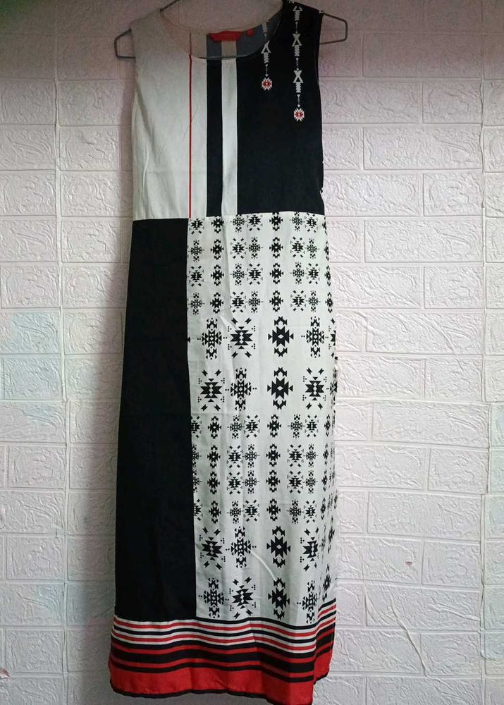 Unique Black &amp; White Print Dress
