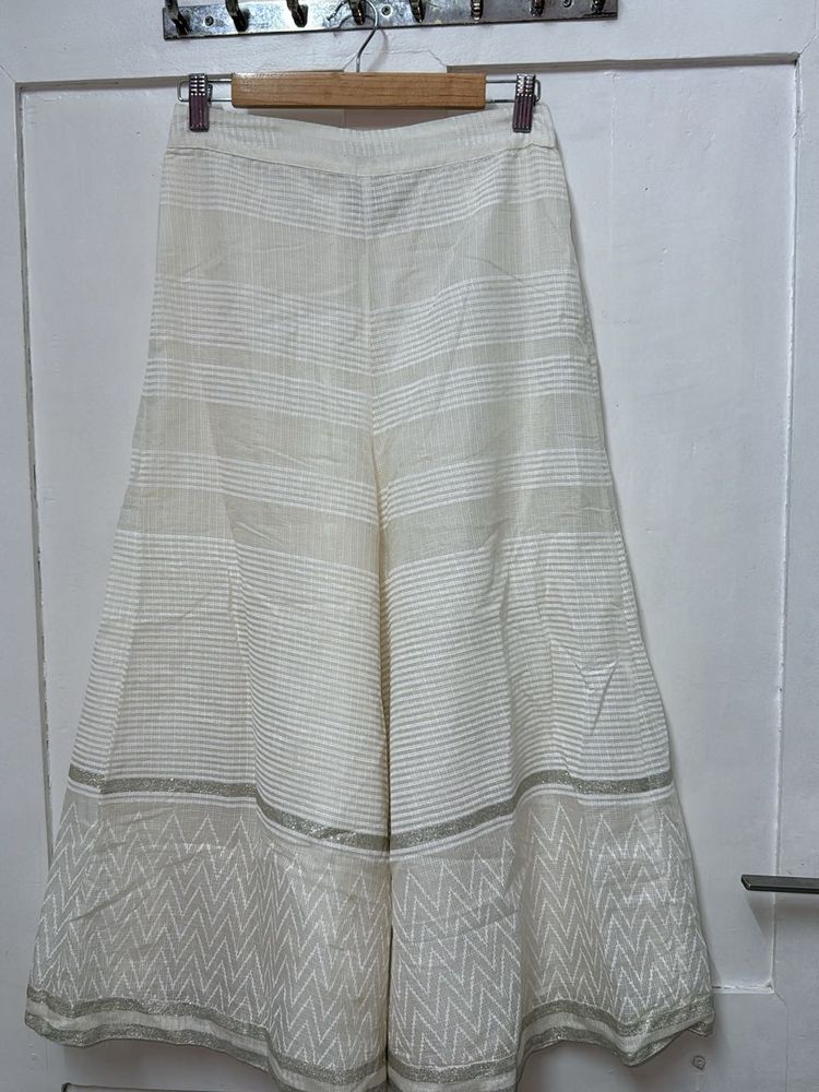 Brand new off-white W Sharara