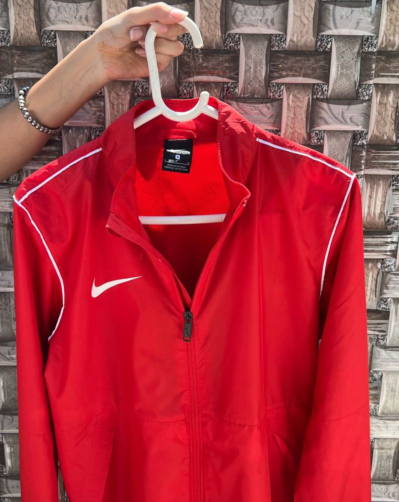 Nike Wind Cheater
