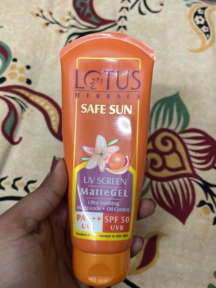 lotus herbal uv screen matte gel