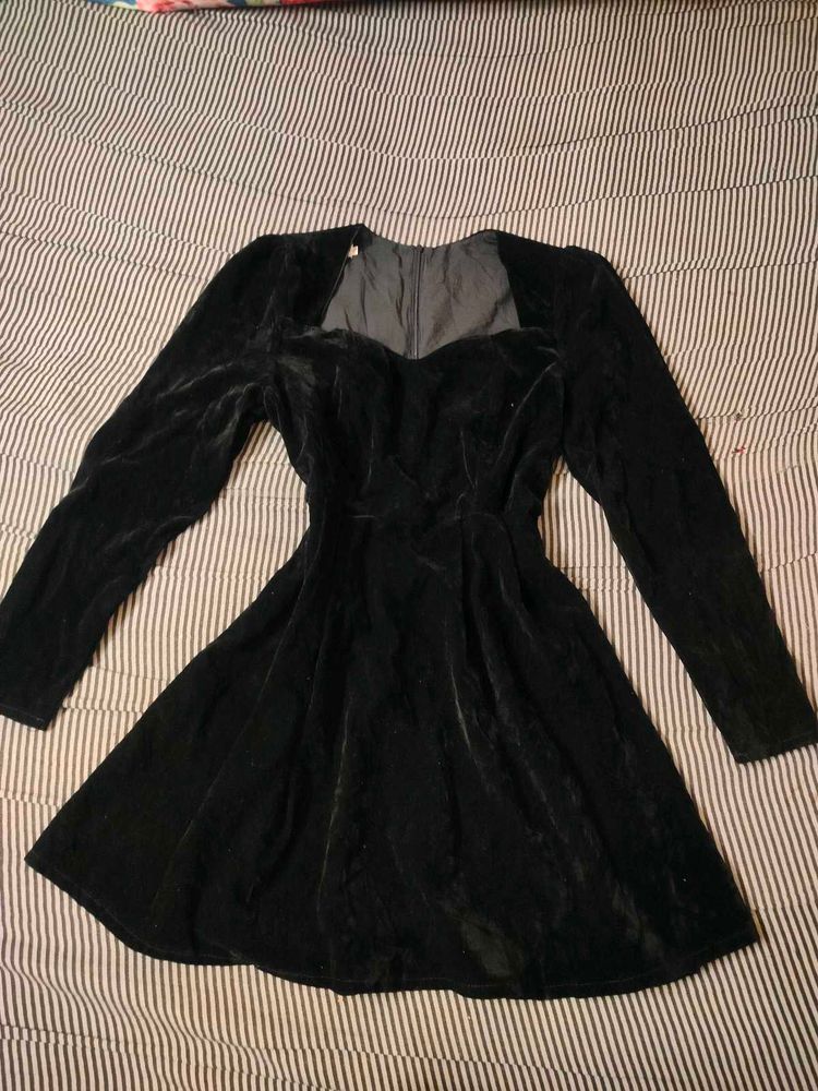 Black Velvet Long Sleeve Dress