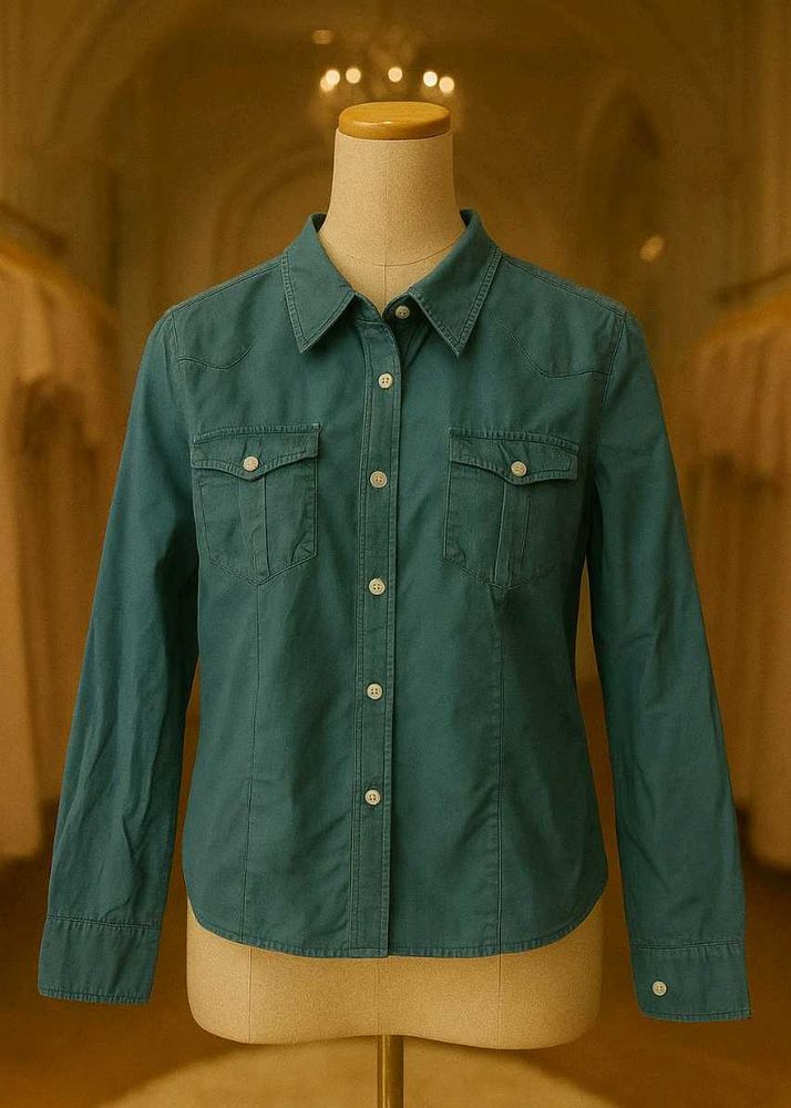 🇳🇿💫♥️ Classic Green Button-Down Shirt
