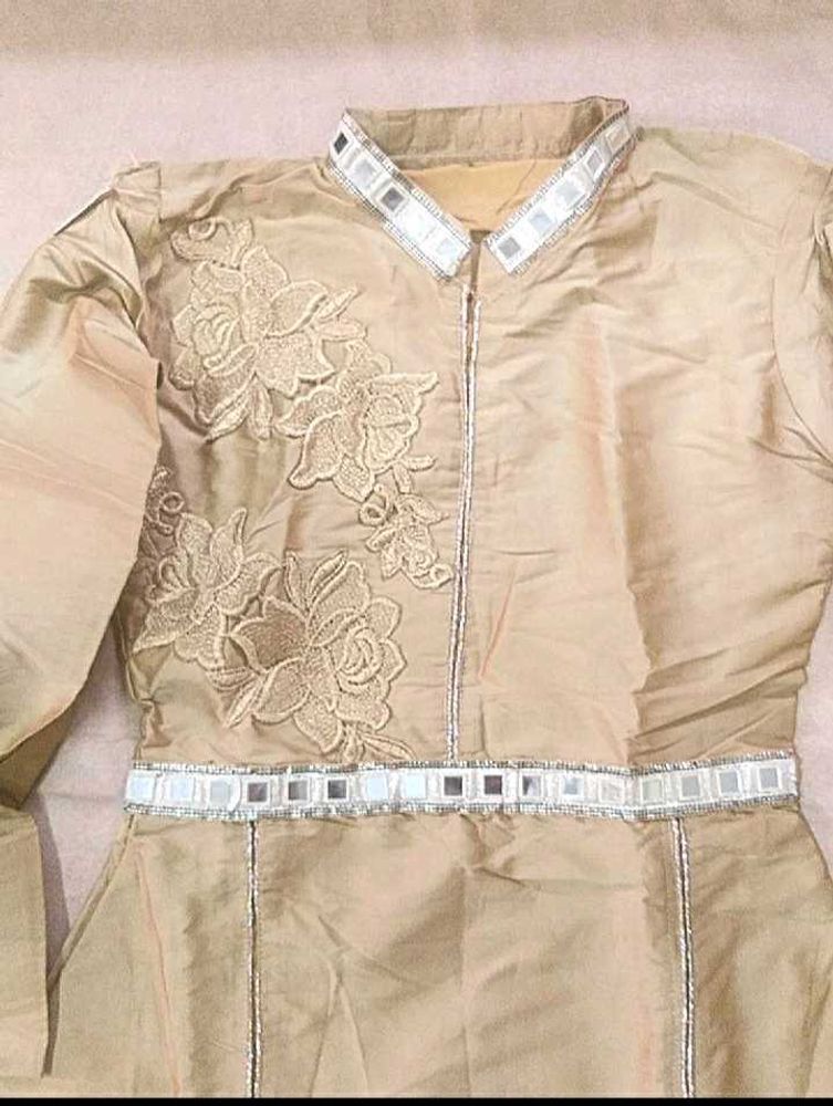 Elegant Embellished Kurti