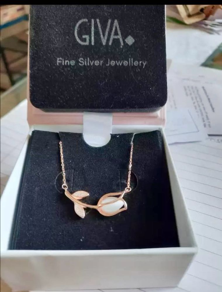 Giva Rose Gold Pink Nacklace