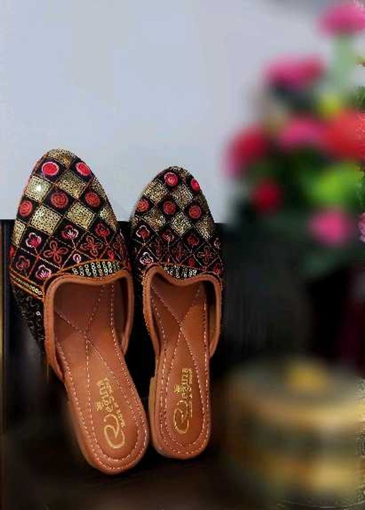 Ethnic Mojari Flats