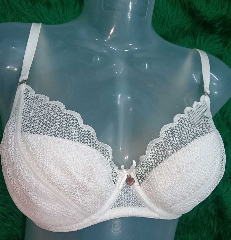 pedded 🇲🇾White Lace Bra