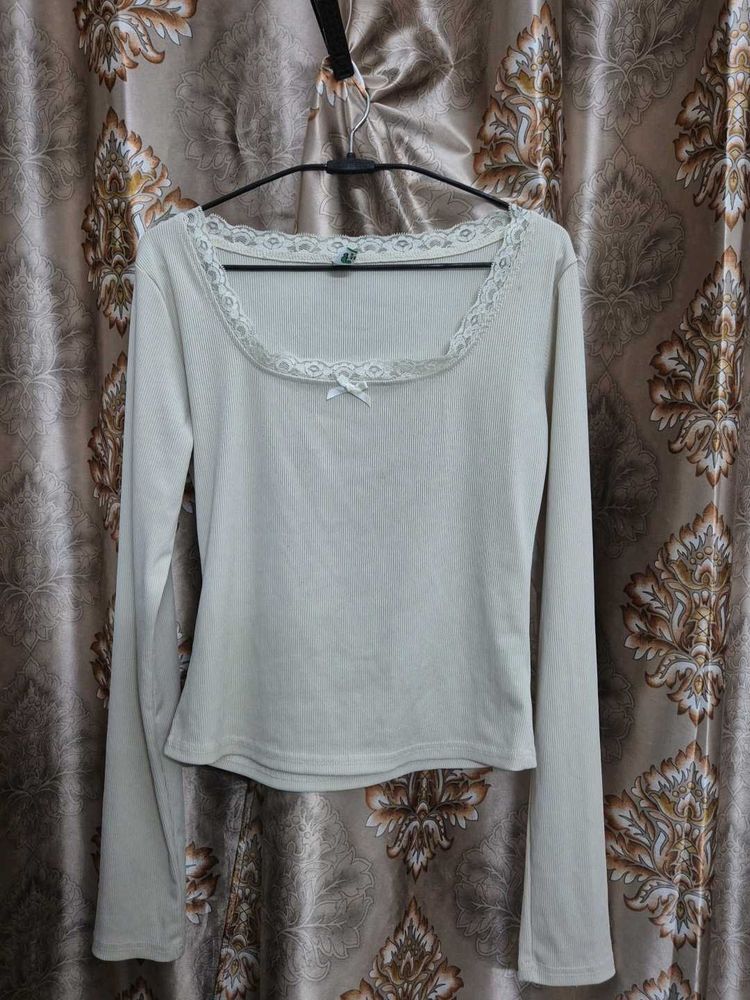 Lace Trim Long Sleeve Top