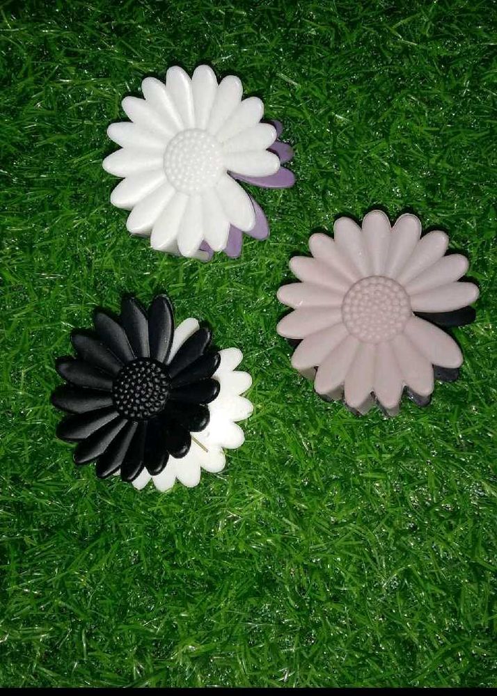 Daisy Hair Claw Clips - Set of 3