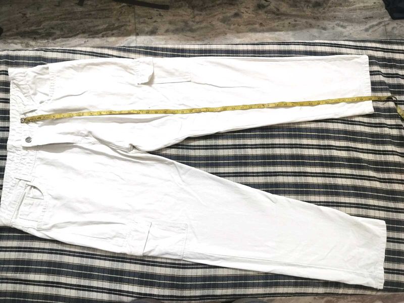 H&amp;M BRANDED WHITE CARGO/MOM FIT !!