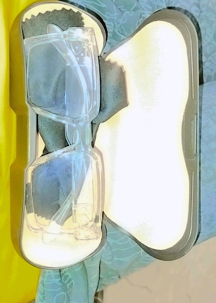 WHITE TRANSPARENT GLASSES HARD BODY AND WITH BOX 3